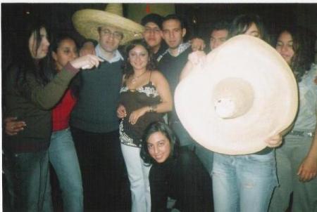 c mwa et Mr dIrEcTeUr Et mEs aMiS De cLaSsE ( la fLeChE  RoUgE A CoT� dE Ma t�Te) lol